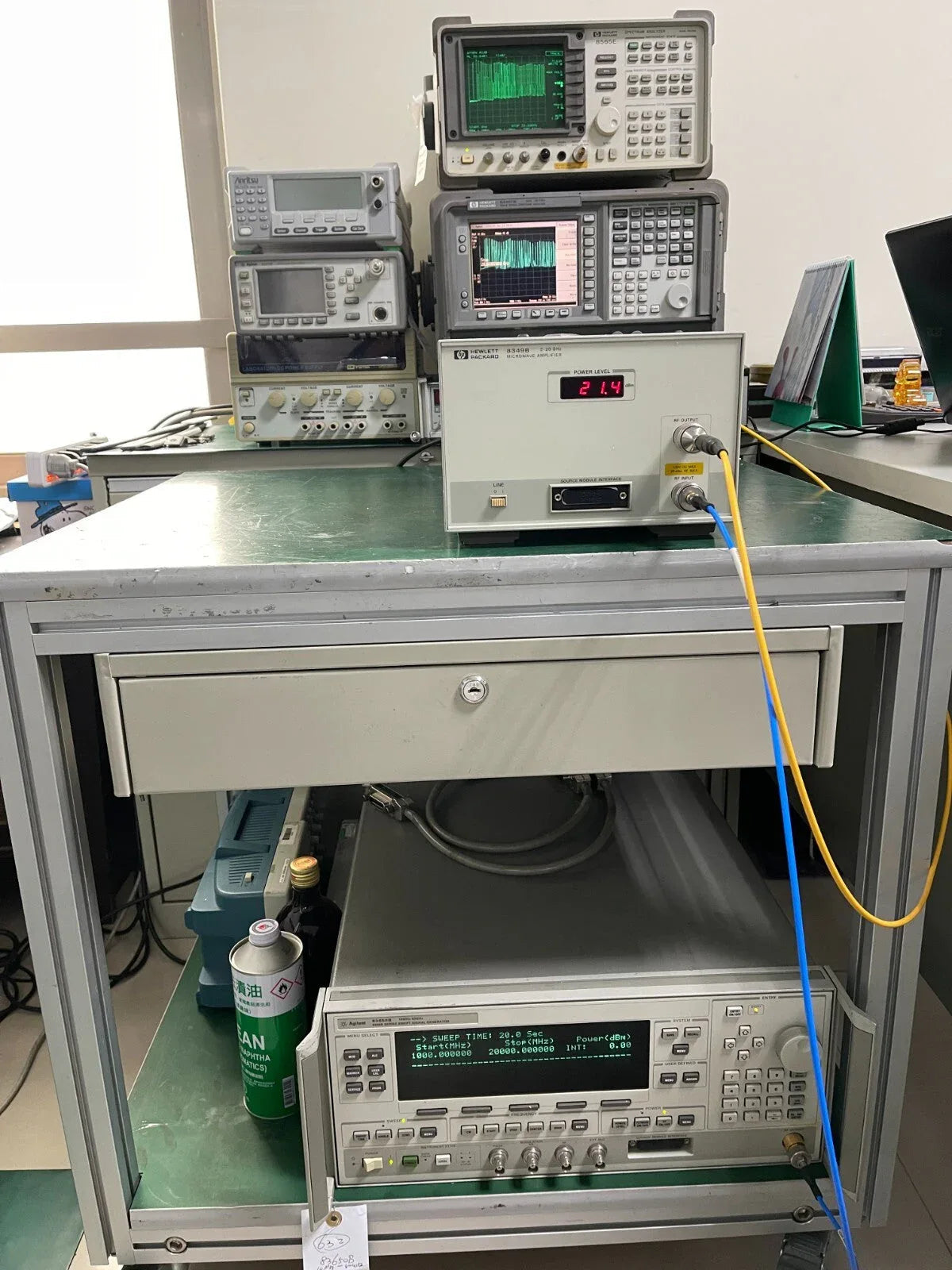 HP Agilent 8349B 2-20GHz Microwave Amplifier