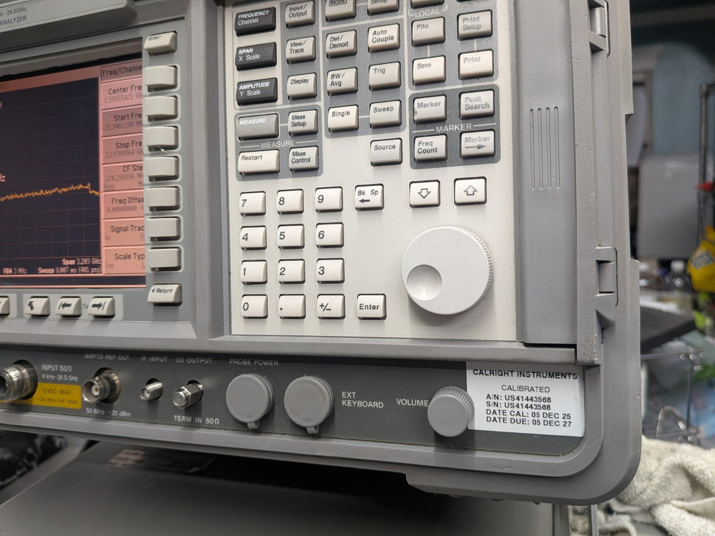 Agilent HP Keysight E4407B Spectrum Analyzer 26.9 GHz